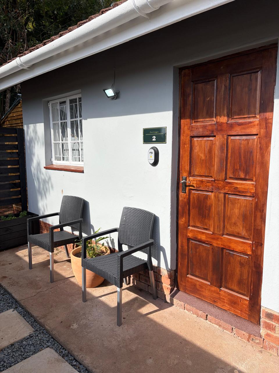 Open Plan Cottage outside seating
